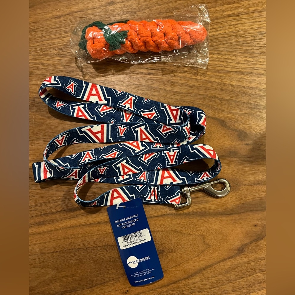 Arizona Wildcats Leash and Toy